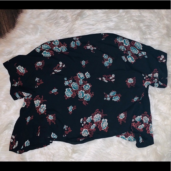 NWOT Pins & Needles Floral Open Kimono - Picture 5 of 5